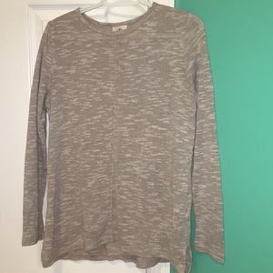 Lightweight sweater/knitted top